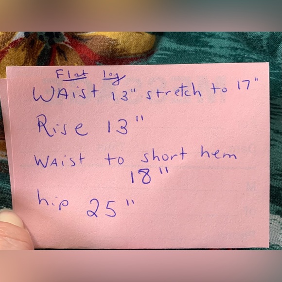 Vintage Capacity Petites Women’s Shorts Petite L Floral Hawaiian Bermuda - Picture 8 of 9